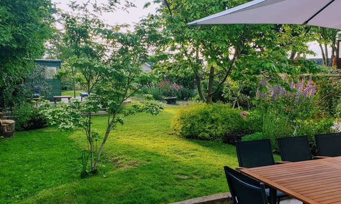 Chipping Campden Cottage | Beautiful Cotswold House with Huge Garden in the centre of the village
