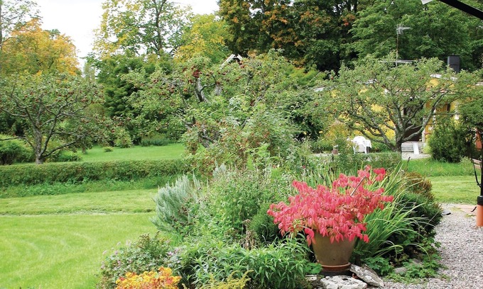 Gnesta House | Beautiful cottage in a rural location and with a view of Lake Sillen.
