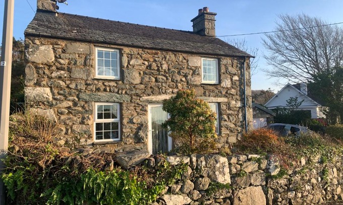 Llanfair House | Beautiful Cottage near Harlech with ocean views