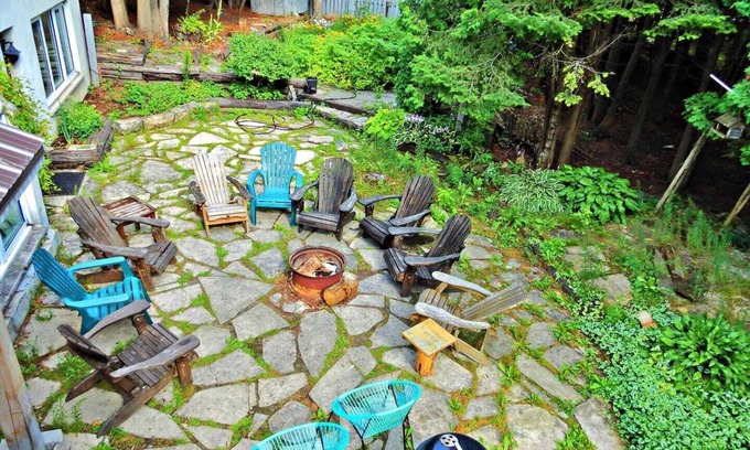 Chatsworth Cottage | Beautiful Cottage - Sleeps 14+ Trails Sauna Fire pit No Neighbours