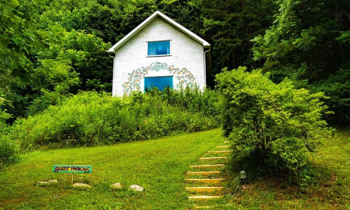 Leicester House | Beautiful Country Cottage!nStunning Mountain Views!nGreat Hiking to Waterfalls!
