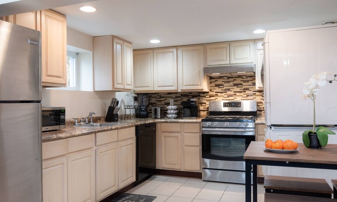 Vails Gate Apartment | Beautiful Cozy 2 br in-law apt, prime Hudson Valley location
