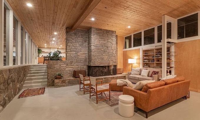 Three Rivers House | Beautiful Fully Renovated Mid-Centruy Modern Home!