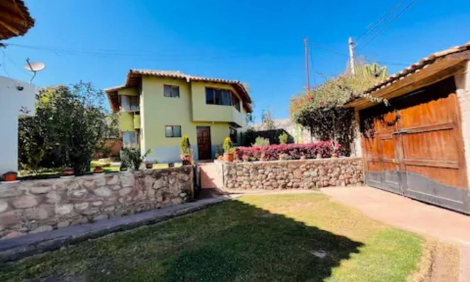 Urubamba House | Beautiful furnished holiday house with Jacuzzi, great discounts for long stays