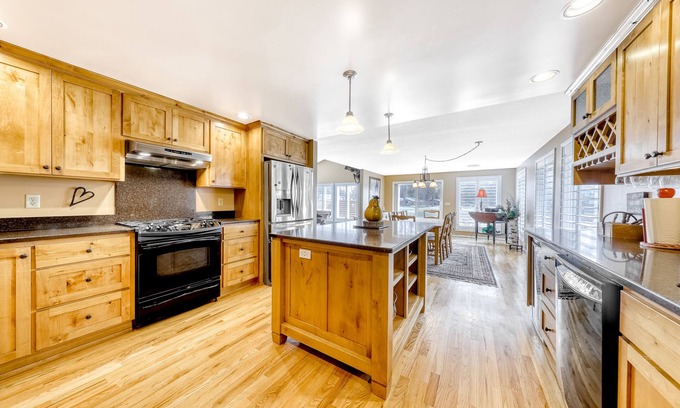 Southeast Bend House | Beautiful Golf Coursefront home with private hot tub, firepit, & great location