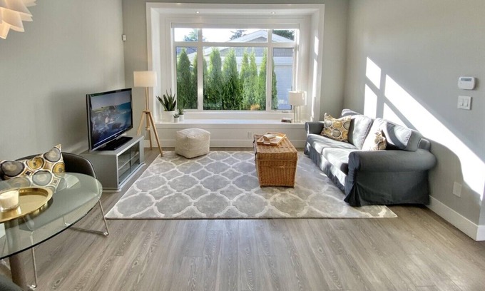 Ladner Apartment | Beautiful Ground Level Private Suite - Walk to Charming Ladner Village!