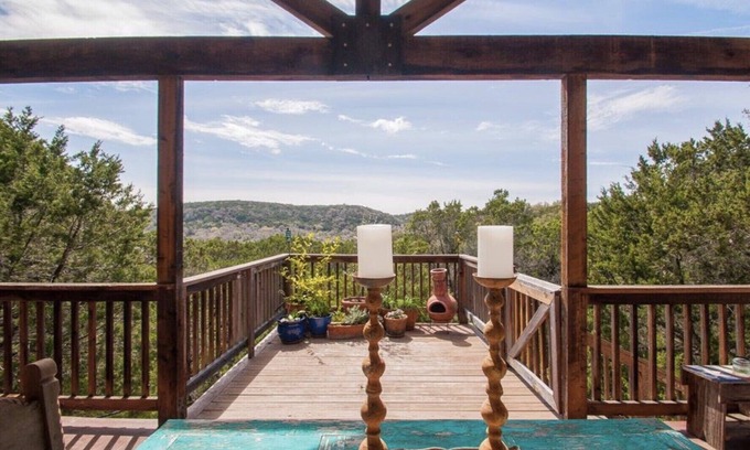 Canyon Lake Cottage | Beautiful hilltop lake house