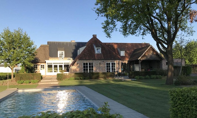 Balen House | Beautiful holiday home in Vlaanderen with shared pool