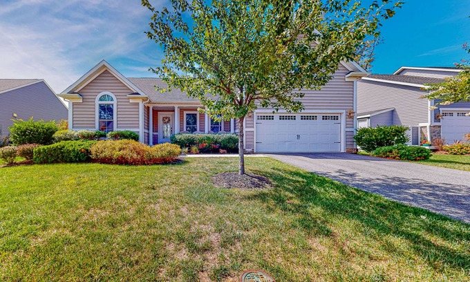 The Glade House | Beautiful home close to beach with pool, tennis, washer/dryer, WiFi, AC