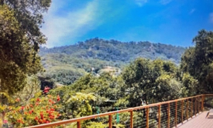 Salinas House | Beautiful home - great views- close to it all!