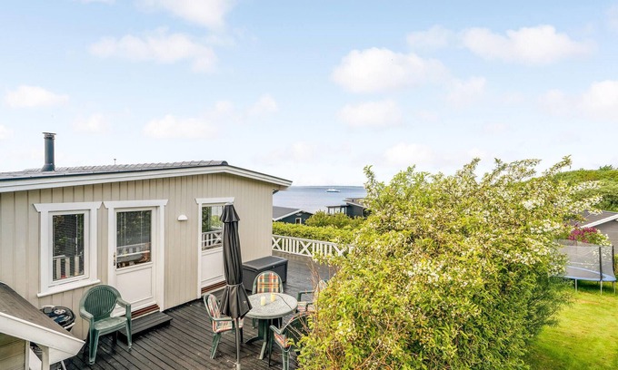Hvalpsund House | Beautiful home in Farsø with WiFi
