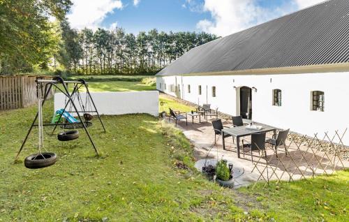 Grenaa House | Beautiful Home In Grenaa With Wifi