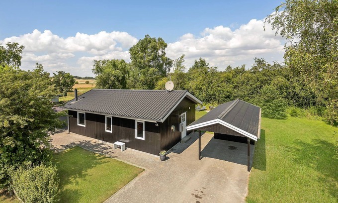 Diernæs Strandby House | Beautiful home in Haderslev with WiFi