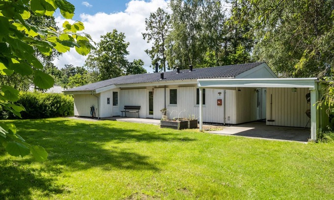 Helberskov Strand House | Beautiful home in Hadsund with sauna