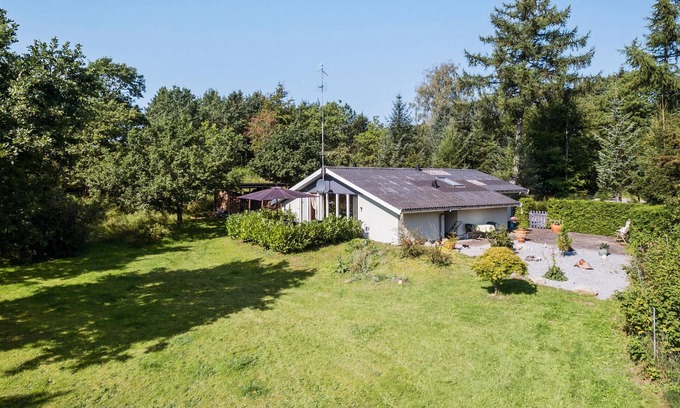Hadsund House | Beautiful home in Hadsund with WiFi