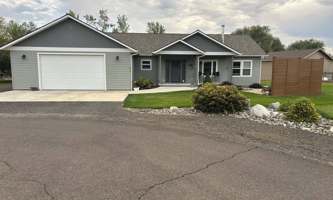 Joseph House | beautiful home in joseph, amazing mountain views, pet friendly