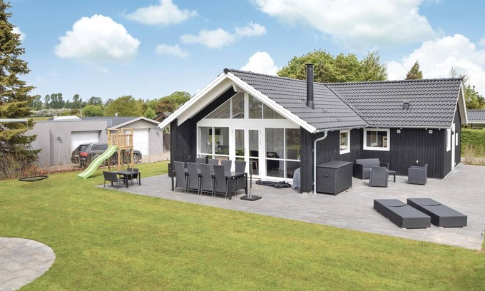 Beder Malling House | Beautiful home in Malling with WiFi