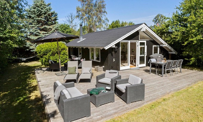 Saksild Strand House | Beautiful home in Odder with WiFi