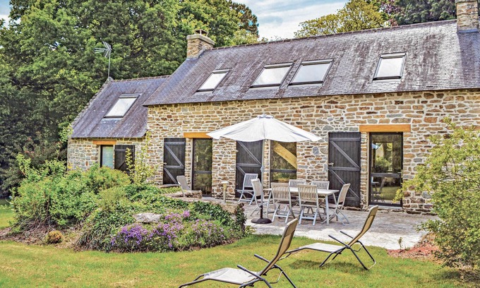 Pont-Aven House | Beautiful home in Pont Aven with WiFi