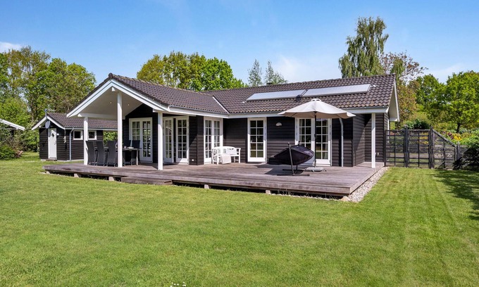 Langeland Municipality House | Beautiful home in Rudkøbing with WiFi