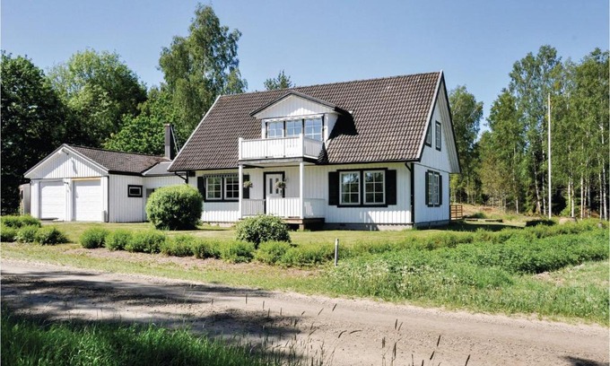 Saffle Municipality House | Beautiful Home In Säffle With Kitchen