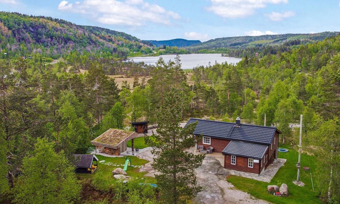 Haegebostad House | Beautiful home in Tingvatn