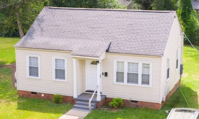 Terry Sanford House | Beautiful home in a peaceful neighborhood centrally located in Fayetteville.