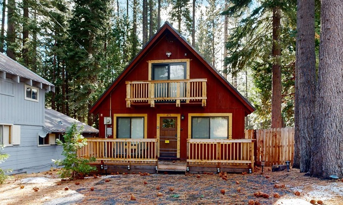 Sunnyside House | Beautiful home located on the West Shore of Lake Tahoe with game room & deck