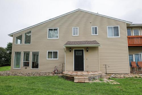 Poughkeepsie House | Beautiful home with mountain top views with an EV and NEMA connection!