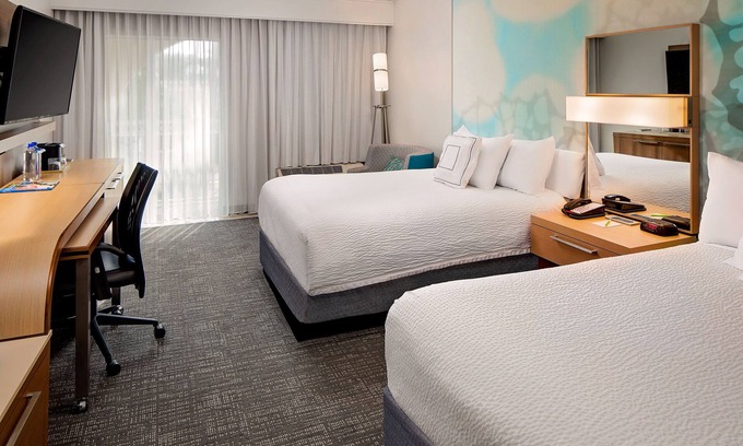 Survey Creek Hotel | Beautiful hotel in Ft Lauderdale