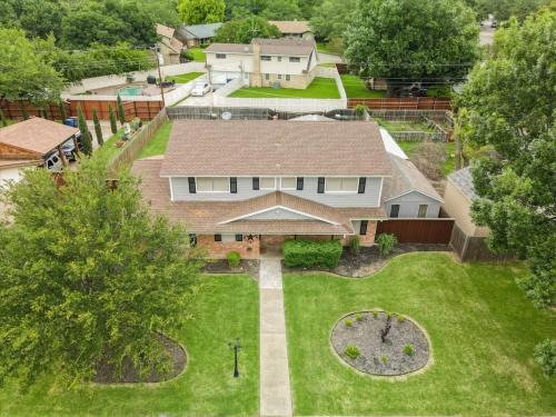 Dallas House | Beautiful House for BIG Groups with a Cinema Room