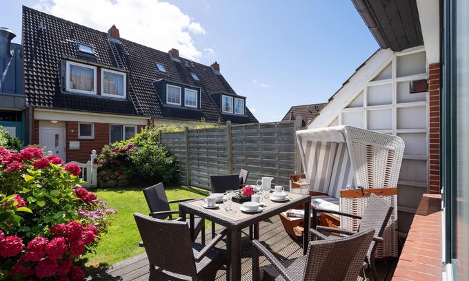 Westerland House | Beautiful house for 6 pers. with terrace, parking space, WLAN. Pets allowed.