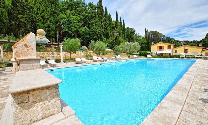 Monteverdi Marittimo Apartment | Beautiful apartment for 6 people with pool and parking