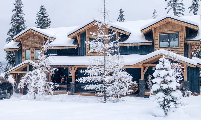 Golden House | Beautiful, Kicking Horse Mountain Resort, Ski In/Out, Family Friendly Home!