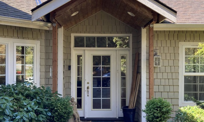 Silver Beach House | Beautiful lake-view home. Gourmet kitchen, comfortable inside and out.
