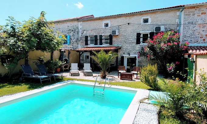 Stifanici House | Beautiful large stone house with pool and garden, near Porec and the sea