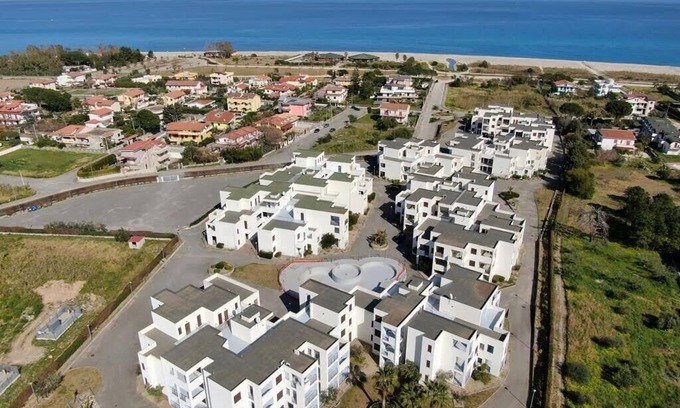 Isca Marina Apartment | Beautiful large coastal apartment on Ionian Sea 2