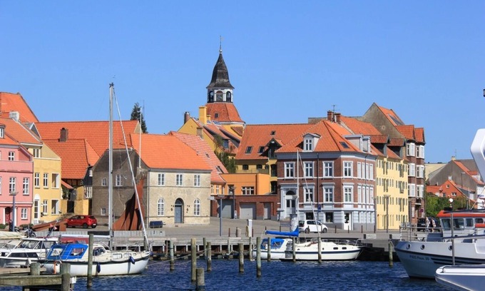 Faaborg Cottage | Beautiful Large House in the Old Toldbod. Estimates View and Location on harbor