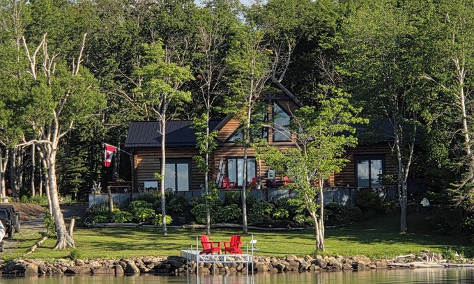 Boularderie Cabin | Beautiful Log Cabin on the water, in Cape Breton, minutes to the Cabot Trail.