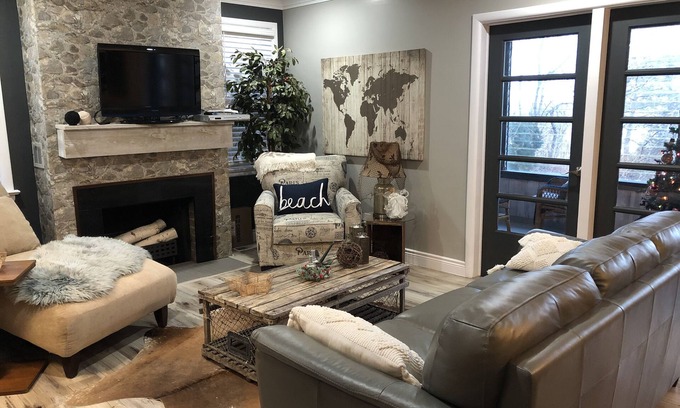 Sarnia House | Beautiful Luxurious Lake front retreat