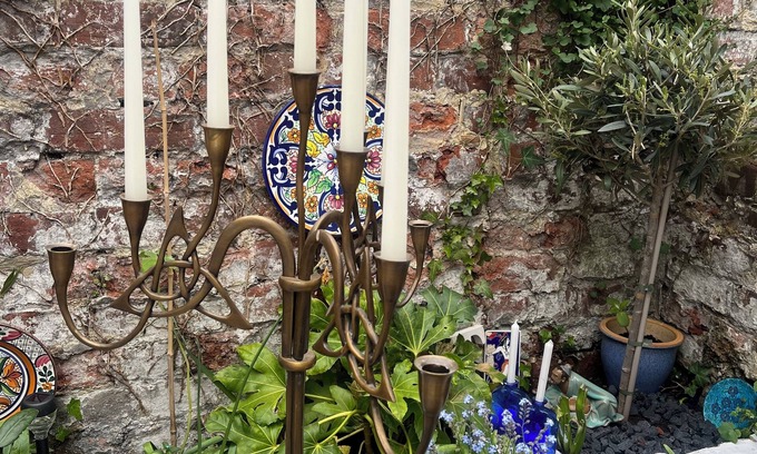 Thaxted House | Beautiful Medieval Town House with original beams, log fires & quirky interiors