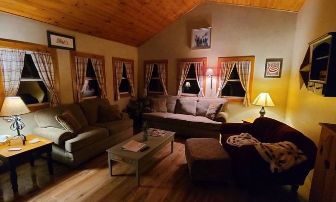 Union House | Beautiful Midcoast Maine Private 3 Bedroom Home