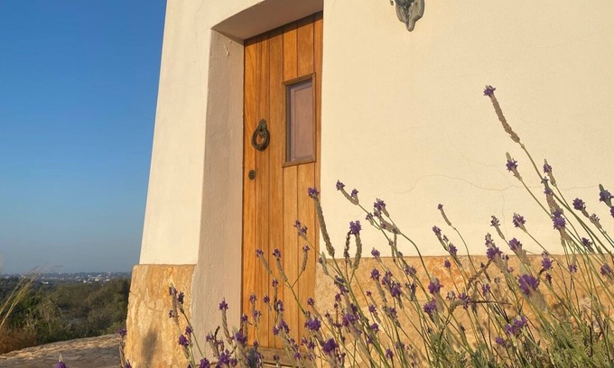 Monte Raposo House | Beautiful mill and views, in the hinterland of the Algarve coast line.