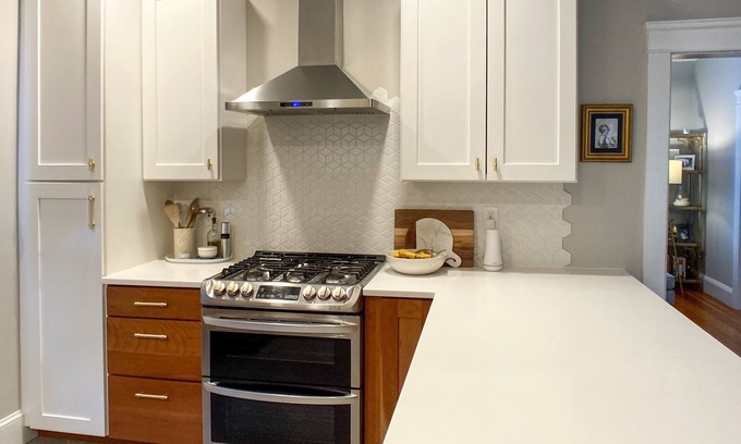 Blackstone Apartment | Beautiful, Modern First Floor Apt w/Backyard near Brown