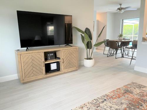 Jensen Beach House | Beautiful Modern Home in Jensen Beach with Heated Pool Near Downtown and Beaches
