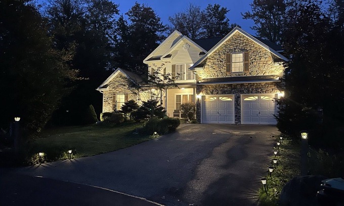 Tobyhanna House | Beautiful Modern Home, Perfect For A Getaway!