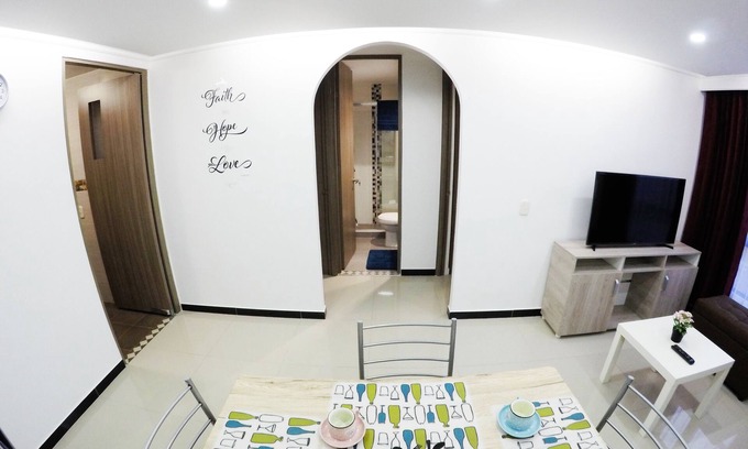 Kennedy Apartment | Beautiful Modern New Apartment! Close to the Airport Wi-Fi Netflix