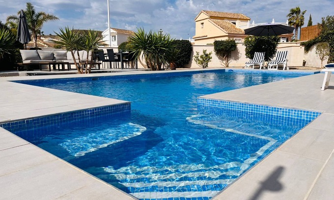 Mazarron House | Beautiful Modern Villa, ESP & UK TV, WIFI, Aircon, Private Designer Pool & Golf