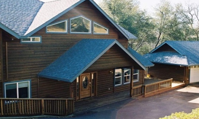 Groveland House | Beautiful Mountain Home Near Yosemite