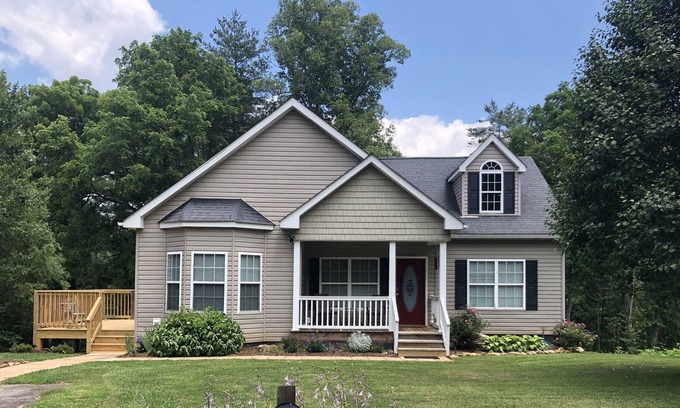 Weaverville House | Beautiful mountain home